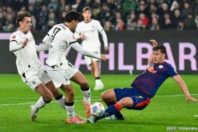 国际比赛日体能课后，门兴格拉德巴赫门线救险备战意甲，目标明确，身体对抗强度拉满