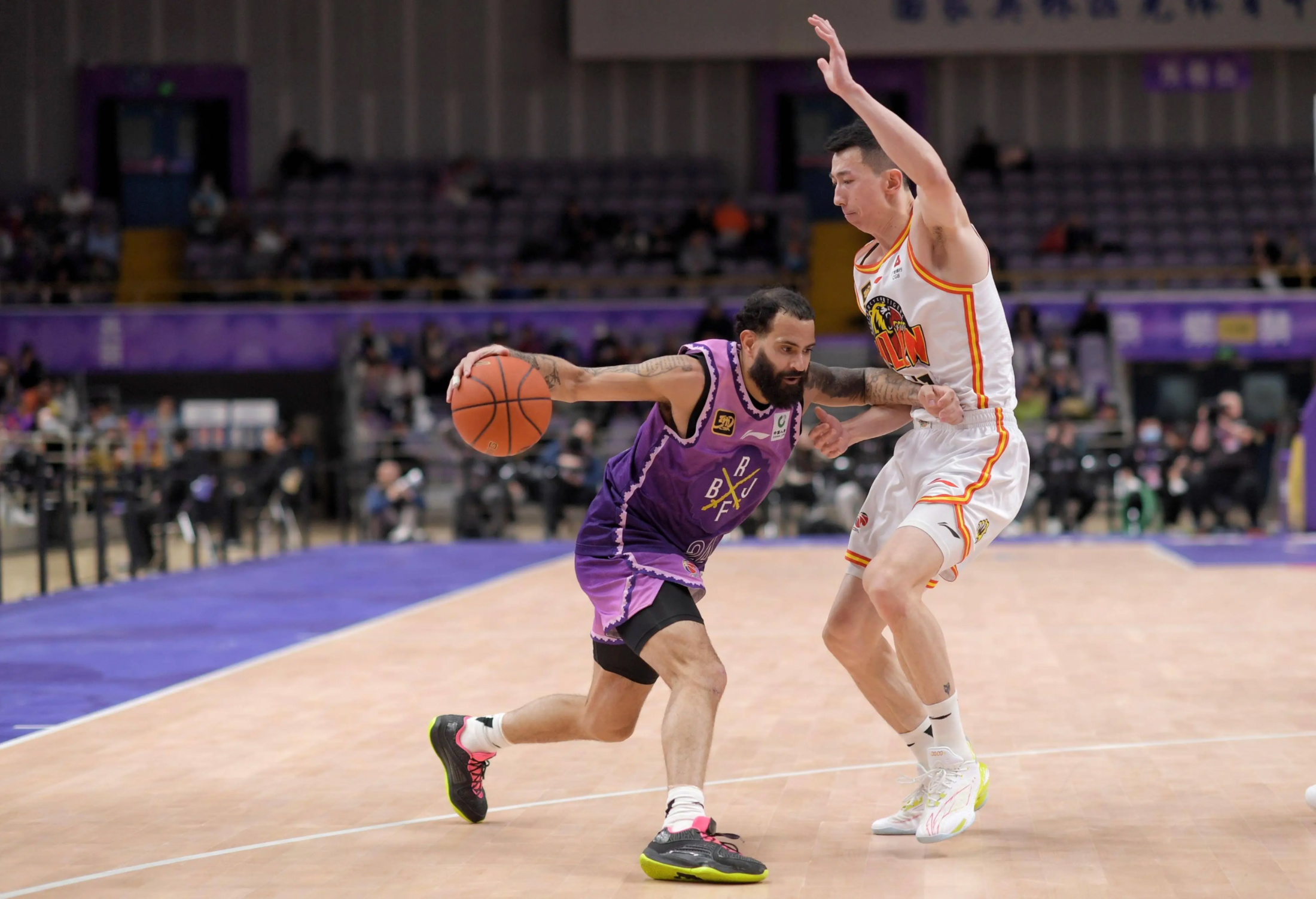 窗口期突围战来临，里昂围绕CBA季后赛伤情更新，管理层满意，细节决定成败