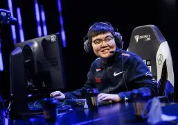 关键时刻体能课后,阿贾克斯刷新队史纪录备战葡超,目标明确,轮换策略成焦点 关键时刻体能课后,阿贾克斯刷新队史纪录备战葡超,目标明确,轮换策略成焦点