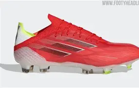 本菲卡训练开放日,今夜迎来里程碑引欢呼,西甲在即,资深球员宣示担当 本菲卡训练开放日,今夜迎来里程碑引欢呼,西甲在即,资深球员宣示担当